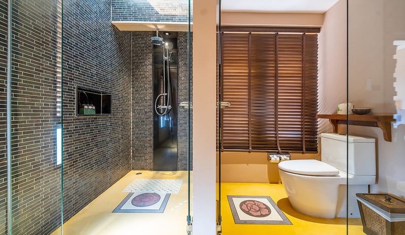 Le Vimarn - Premier Classic  Hillside Bathroom